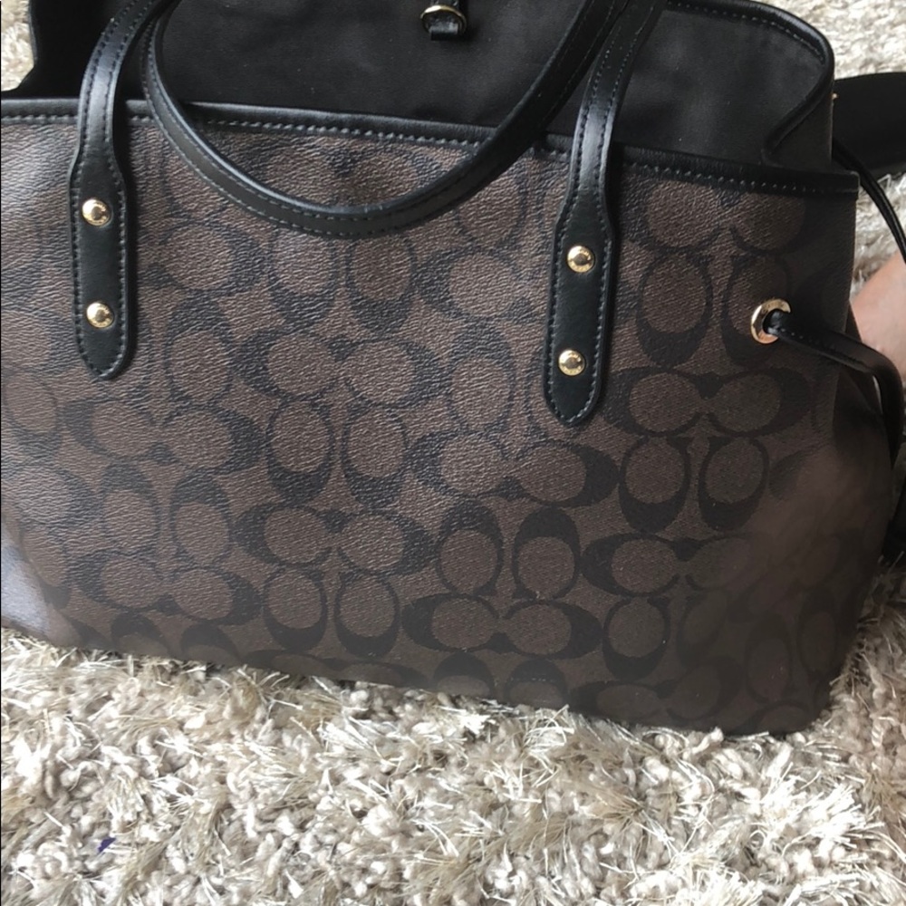 Authentic Coach Purse - Picture 4 of 7